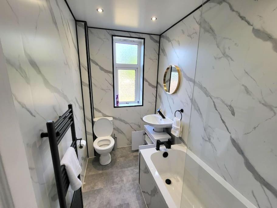 4 Bedrooms Apartment By Sensational Stay Short Lets & Serviced Accommodation Edinburg Exteriör bild